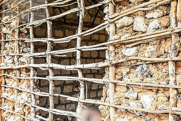 Kenia  Malindi Stadt. Detail der traditionellen Technik für den Bau von Armenhäusern  Afrika