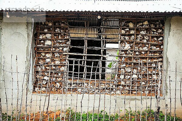 Kenia  Malindi Stadt. Detail der traditionellen Technik für den Bau von Armenhäusern  Afrika