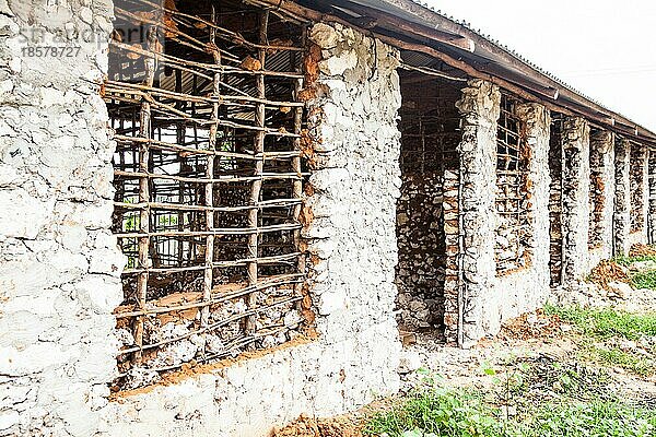 Kenia  Malindi Stadt. Detail der traditionellen Technik für den Bau von Armenhäusern  Afrika