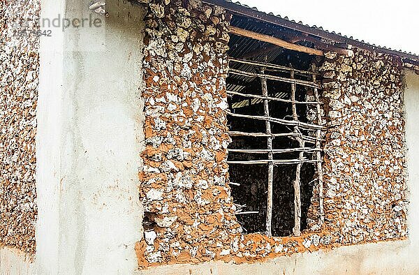 Kenia  Malindi Stadt. Detail der traditionellen Technik für den Bau von Armenhäusern  Afrika