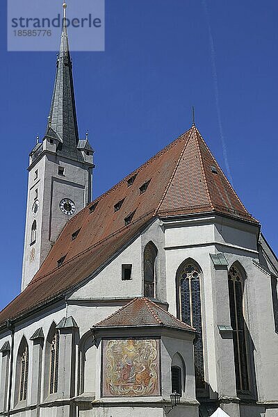 Frauenkirche am Marienplatz  Wasserburg am Inn  Oberbayern  Bayern  Deutschland  Europa