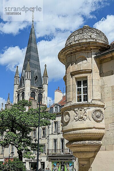 Erker an einem Altstadthaus  Dijon  Departement Côte dOr  Region Bourgogne-Franche-Comté  Burgund  Frankreich  Europa