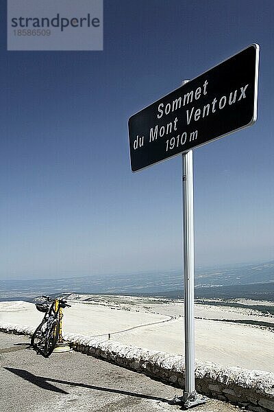 Auf dem Gipfel des Mont Ventoux