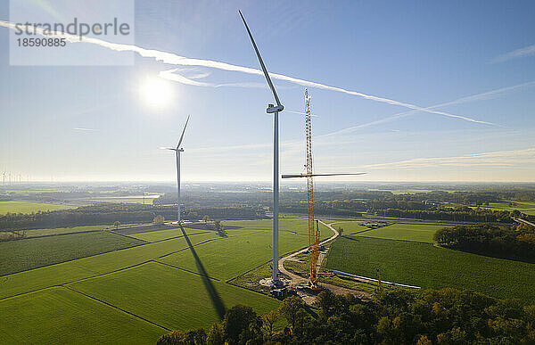 Niederlande  Noord-Brabant  Galder  Windkraftanlage im Bau
