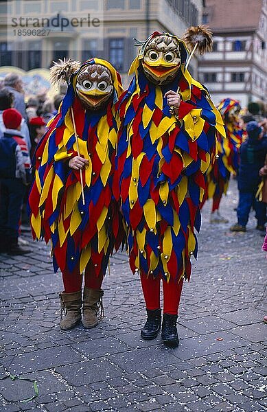 Narrenumzug  Parade  Funkengarde  Württembergische Karnevalsvereine in Bietigheim-Bissingen  Baden-Württemberg  Deutschland  Europa