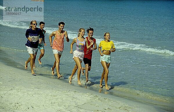 Strandlauf  Jogging Junge Leute