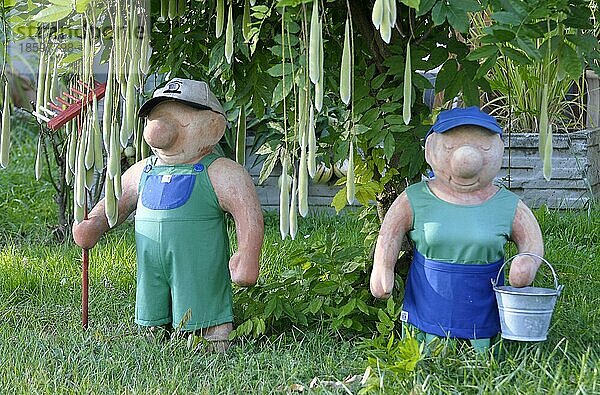 2 Gartenfiguren  Mann und Frau