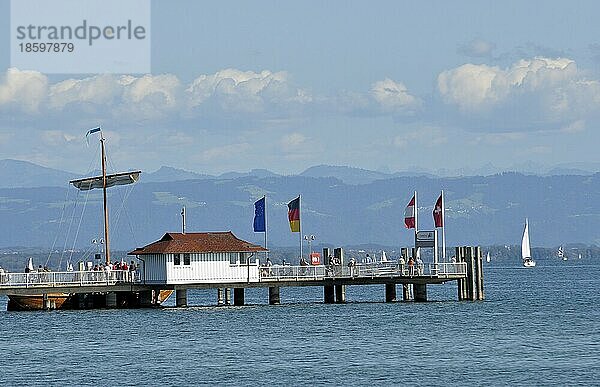 Anlegesteg am Bodensee  Bodenseeschifffahrt  Immenstaad  Anlegesteg für Schiffe