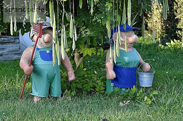 2 Gartenfiguren  Mann und Frau