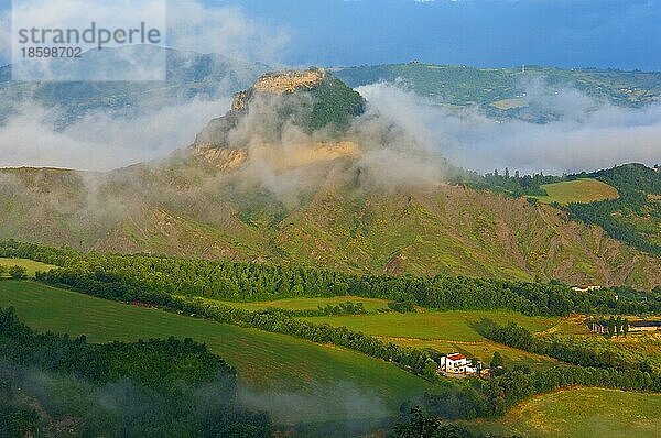 San Leo  Berglandschaft  Marken  Italien  Europa