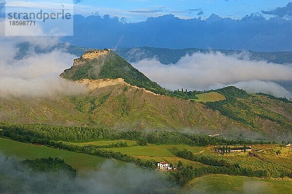 San Leo  Berglandschaft  Marken  Italien  Europa