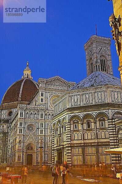 Florenz  Dom  Kathedrale  Santa Maria del Fiore Kathedrale  Piazza del Duomo  Domplatz  Toskana  Italien  Europa