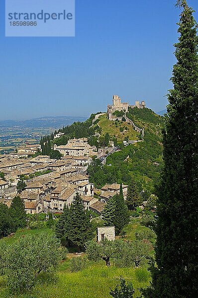 Assisi  Rocca maggiore  Assisi Burg  UNESCO Weltkulturerbe  Provinz Perugia  Umbrien  Italien  Europa