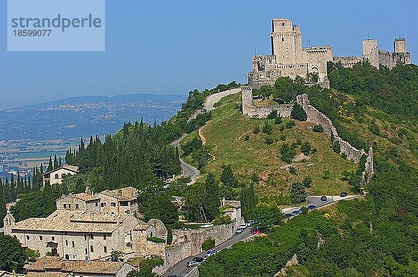 Assisi  Rocca maggiore  Burg von Assisi  UNESCO-Weltkulturerbe  Provinz Perugia  Umbrien  Italien  Europa