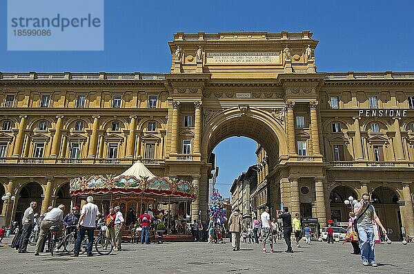 Florenz  Piazza della Repubblica  Platz der Republik  Toskana  Italien  Europa