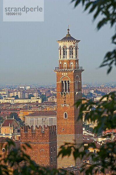 Verona  Torre de Lamberti  Venetien  Italien  Europa