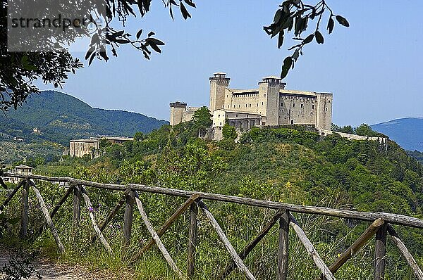 Spoleto  Schloss Albornoz  Rocca Albornoz  Päpstliche Festung  Umbrien  Italien  Europa