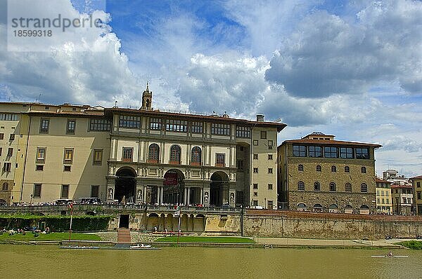 Florenz  Uffizien-Galerie  Fluss Arno  Toskana  Italien  Europa