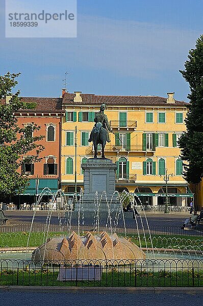 Verona  Piazza Bra  Bra-Platz  Venetien  Italien  Europa
