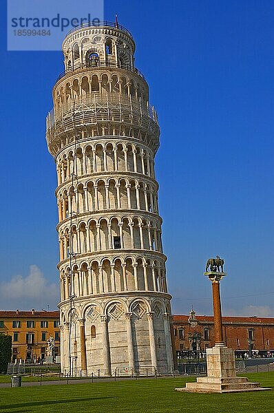 Pisa  Schiefer Turm  Piazza del Duomo  Domplatz  Campo dei Miracoli  UNESCO-Weltkulturerbe  Toskana  Italien  Europa