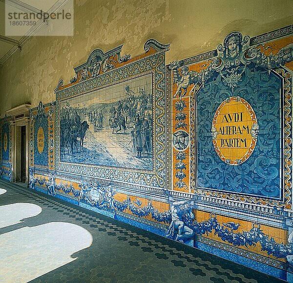 Tiles showing parts of the portuguese history  Glasierte Kacheln  Darstellungen aus der Geschichte s  innen  quadratisch  square  Coimbra  Portugal  Europa