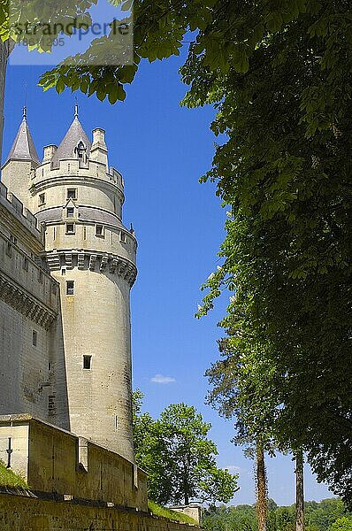 Schloss Chateau de Pierrefonds  Pierrefonds  Oise  Picardie  Frankreich  Europa