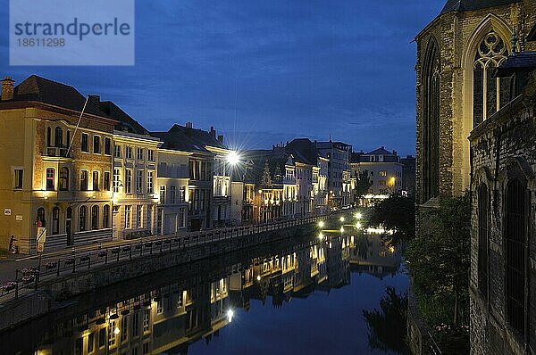 Fluss Leie und Kirche St. Michael  Gent  Ostflandern  Flandern  Belgien  Sint-Michielskerk  Michaelskirche  Europa