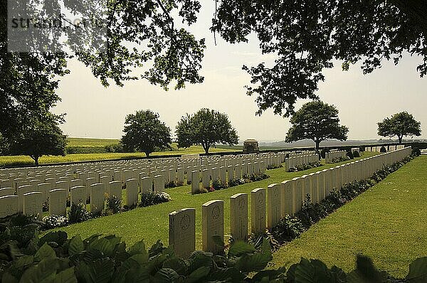 Kriegsgräber auf Soldatenfriedhof Gordon Dump  Somme  Picardie  Frankreich  Erster Weltkrieg  1. Weltkrieg  La Boiselle  Grabsteine  Europa