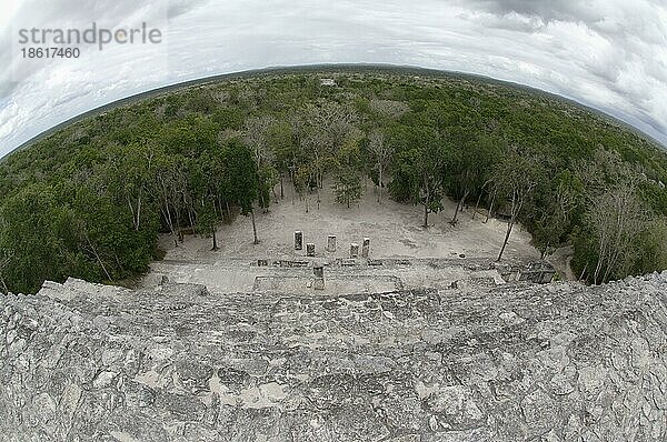Pyramide der Struktur II  Calakmul  Campeche  Yucatan  Mexiko  Mittelamerika