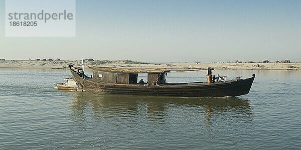 Boot auf dem Irrawaddy  Mandalay  Burma  Ayeyarwady  Myanmar  Asien