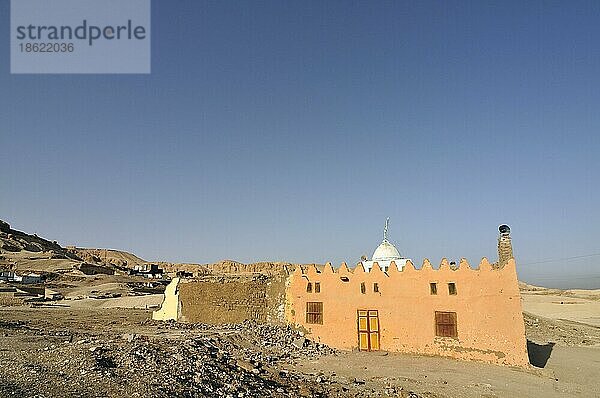 Dorfmoschee  bei Luxor  Ägypten  Afrika