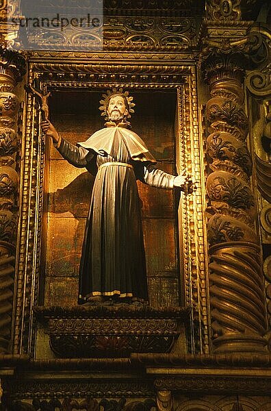 Statue von San Francisco Javier am Altar in der Hauskapelle des Jesuitenorden  Jesuiten-Block  Manzana Jesuitica  Cordoba-Stadt  Provinz Cordoba  Argentinien  Südamerika
