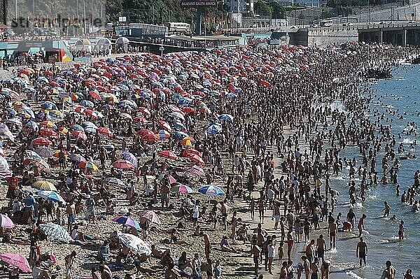 Menschen am Miramar-Strand  Playa  Vina del Mar  Chile  Südamerika