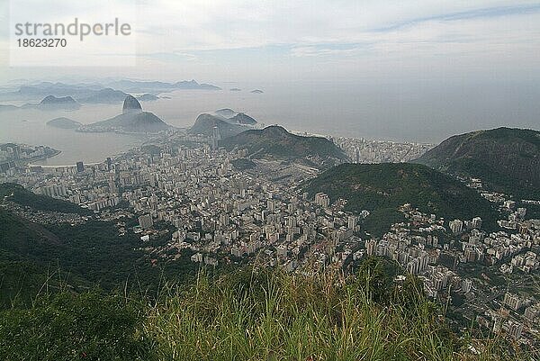 View on Rio de Janairo  Brazil  Blick auf Rio de Janeiro  Brasilien  Südamerika