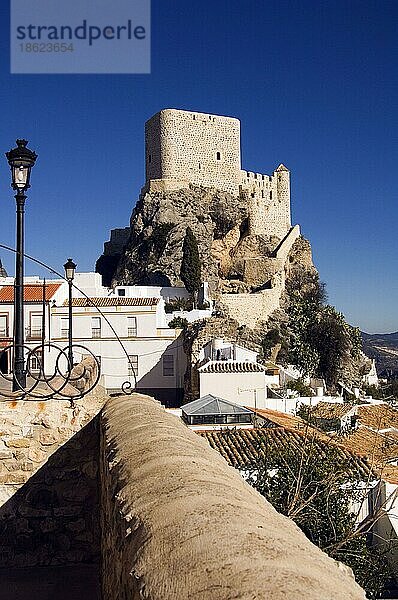 Festung der Mauren  Maurische  Olvera  weiße Dörfer  Pueblos Blancos  Andalusien  Spanien  Europa