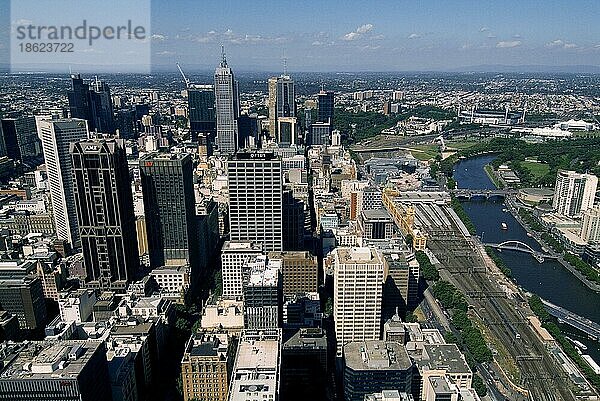 Blick auf die Innenstadt von Melbourne vom Rialto Tower  Viktoria  Australien  Ozeanien