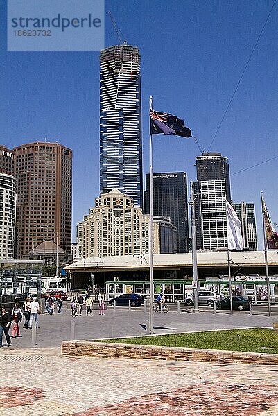 Federation Square und Hochhäuser  Melbourne  Viktoria  Australien  Ozeanien
