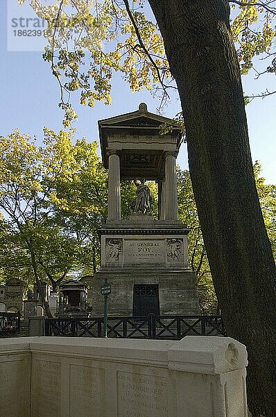 Grabstein  Friedhof Pere Lachaise  Frankreich  Europa