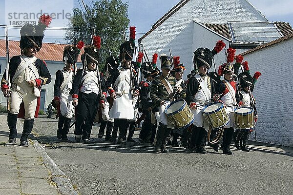 8. Napoleon Biwak  Kriegsspiele  Krieg  8eme bivouac napoleonien  Trommler  historische Wiederherstellung der Schlacht von Waterloo von 1815  Waterloo  Brabant  Belgien  Europa