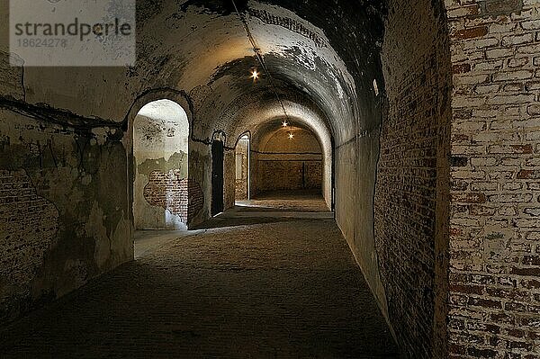 Korridor im Inneren des Fort Napoleon in Ostende  Belgien  Europa