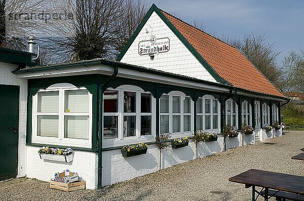 Cafe und Restaurant 'Strandhalle'  Arnis an der Schlei  Nordfriesland  Schleswig-Holstein  Deutschland  Europa