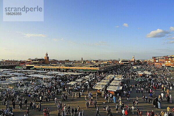 Djemma el Fna Platz  Marrakesch  Marrakesh  Marokko  Afrika