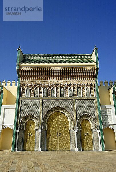Haupteingang  Königlicher Palast  Fes  Fez  Marokko  Afrika