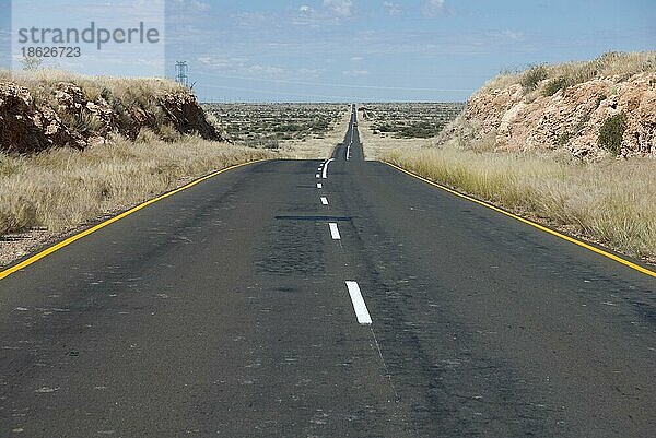 B1  Straße zwischen Kalkrand und Mariental  Namibia  Afrika