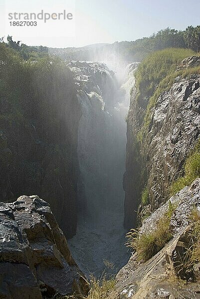 Epupa-Wasserfall  Fluss Kunene  Namibia  Afrika