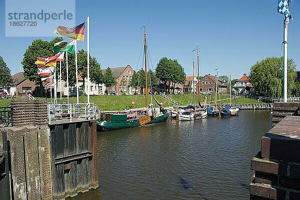 Museumshafen  Carolinensiel  Ostfriesland  Niedersachsen  Deutschland  Europa