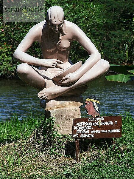 Skulptur einer Indianerin  Skulpturenpark Guama  Zapata Nationalpark  Guama  Matanzas  Kuba  Mittelamerika