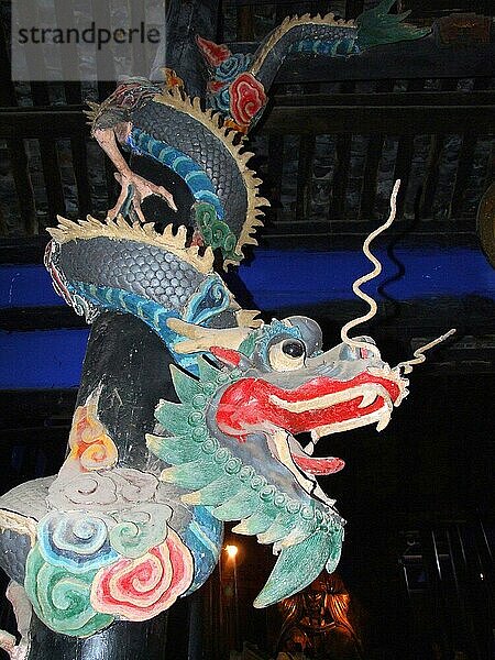 Drachenfigur  Halle der lodernden Seelen  Fengu  Geisterstadt  China  Asien