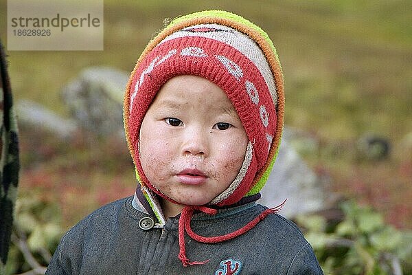 Kind vom Stamm der Even  Halbinsel Kamtschatka  Kamchatka  Rentier-Nomaden  Russland  Europa