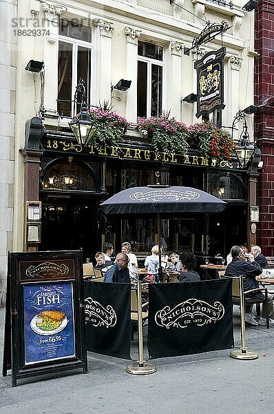 Gäste im Pub 'Argyll Arms'  Carnaby Street  London  England  Großbritannien  Europa